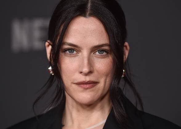 ˜Jay Kelly™ LA Premiere Riley Keough arriving to the Los Angeles premiere of Jay Kelly at the Egyptian Theatre on November 11, 2025 in Hollywood, Ca. LISA OConnor AFF-USA.COM Hollywood Egyptian Theatre California USA Copyright: xLISAxOConnor xAFF-USA.COMx