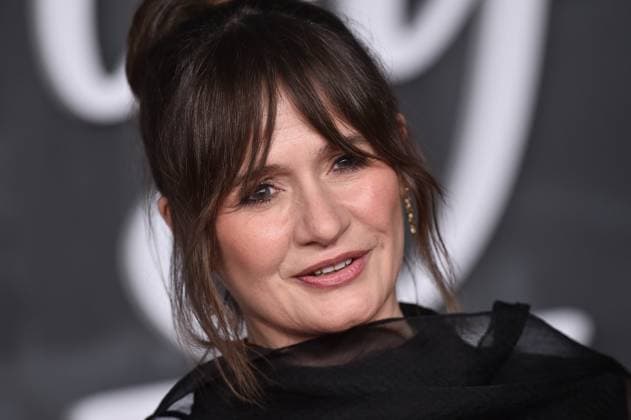 ˜Jay Kelly™ LA Premiere Emily Mortimer arriving to the Los Angeles premiere of Jay Kelly at the Egyptian Theatre on November 11, 2025 in Hollywood, Ca. LISA OConnor AFF-USA.COM Hollywood Egyptian Theatre California USA Copyright: xLISAxOConnor xAFF-USA.COMx