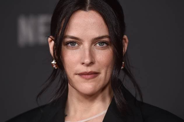 ˜Jay Kelly™ LA Premiere Riley Keough arriving to the Los Angeles premiere of Jay Kelly at the Egyptian Theatre on November 11, 2025 in Hollywood, Ca. LISA OConnor AFF-USA.COM Hollywood Egyptian Theatre California USA Copyright: xLISAxOConnor xAFF-USA.COMx