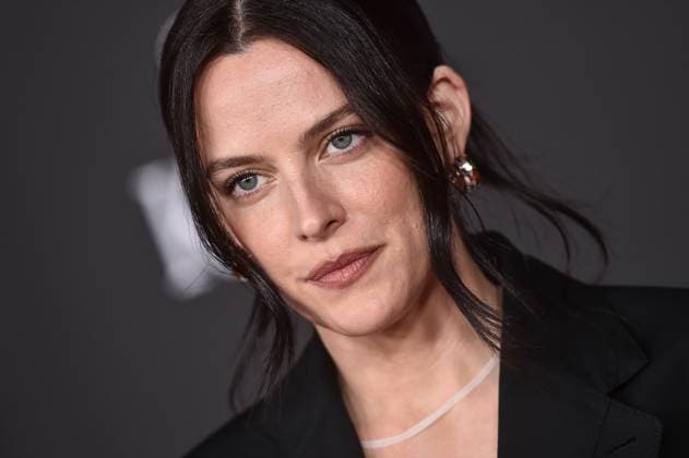 ˜Jay Kelly™ LA Premiere Riley Keough arriving to the Los Angeles premiere of Jay Kelly at the Egyptian Theatre on November 11, 2025 in Hollywood, Ca. LISA OConnor AFF-USA.COM Hollywood Egyptian Theatre California USA Copyright: xLISAxOConnor xAFF-USA.COMx