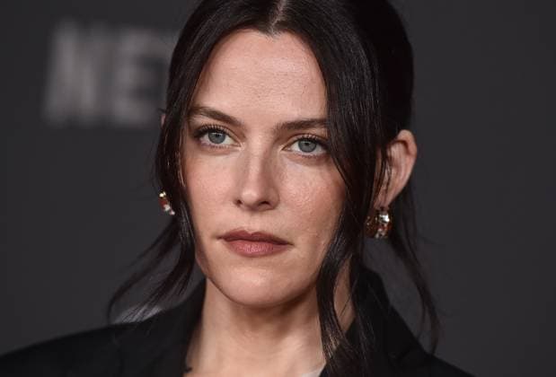 ˜Jay Kelly™ LA Premiere Riley Keough arriving to the Los Angeles premiere of Jay Kelly at the Egyptian Theatre on November 11, 2025 in Hollywood, Ca. LISA OConnor AFF-USA.COM Hollywood Egyptian Theatre California USA Copyright: xLISAxOConnor xAFF-USA.COMx