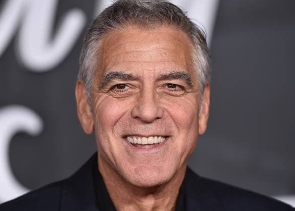 ˜Jay Kelly™ LA Premiere George Clooney arriving to the Los Angeles premiere of Jay Kelly at the Egyptian Theatre on November 11, 2025 in Hollywood, Ca. LISA OConnor AFF-USA.COM Hollywood Egyptian Theatre California USA Copyright: xLISAxOConnor xAFF-USA.COMx