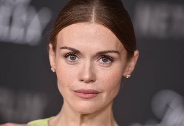 ˜Jay Kelly™ LA Premiere Holland Roden arriving to the Los Angeles premiere of Jay Kelly at the Egyptian Theatre on November 11, 2025 in Hollywood, Ca. LISA OConnor AFF-USA.COM Hollywood Egyptian Theatre California USA Copyright: xLISAxOConnor xAFF-USA.COMx