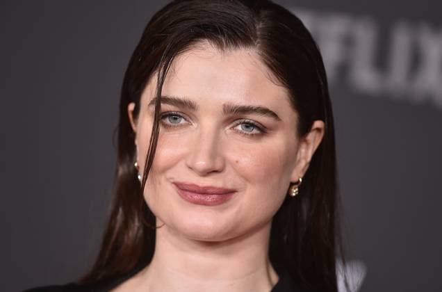 ˜Jay Kelly™ LA Premiere Eve Hewson arriving to the Los Angeles premiere of Jay Kelly at the Egyptian Theatre on November 11, 2025 in Hollywood, Ca. LISA OConnor AFF-USA.COM Hollywood Egyptian Theatre California USA Copyright: xLISAxOConnor xAFF-USA.COMx