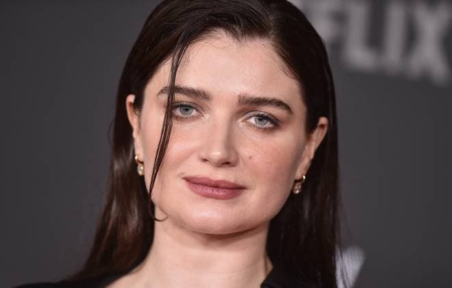 ˜Jay Kelly™ LA Premiere Eve Hewson arriving to the Los Angeles premiere of Jay Kelly at the Egyptian Theatre on November 11, 2025 in Hollywood, Ca. LISA OConnor AFF-USA.COM Hollywood Egyptian Theatre California USA Copyright: xLISAxOConnor xAFF-USA.COMx