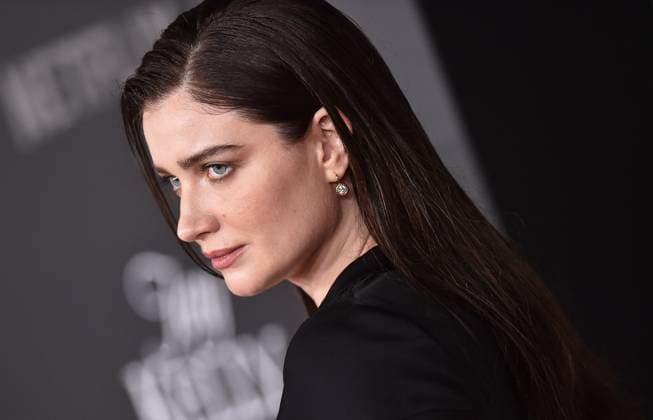 ˜Jay Kelly™ LA Premiere Eve Hewson arriving to the Los Angeles premiere of Jay Kelly at the Egyptian Theatre on November 11, 2025 in Hollywood, Ca. LISA OConnor AFF-USA.COM Hollywood Egyptian Theatre California USA Copyright: xLISAxOConnor xAFF-USA.COMx