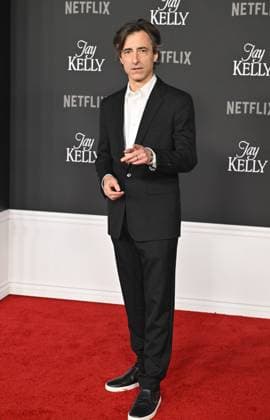 ˜Jay Kelly™ LA Premiere Noah Baumbach arriving to the Los Angeles premiere of Jay Kelly at the Egyptian Theatre on November 11, 2025 in Hollywood, Ca. LISA OConnor AFF-USA.COM Hollywood Egyptian Theatre California USA Copyright: xLISAxOConnor xAFF-USA.COMx