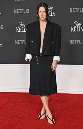 ˜Jay Kelly™ LA Premiere Riley Keough arriving to the Los Angeles premiere of Jay Kelly at the Egyptian Theatre on November 11, 2025 in Hollywood, Ca. LISA OConnor AFF-USA.COM Hollywood Egyptian Theatre California USA Copyright: xLISAxOConnor xAFF-USA.COMx