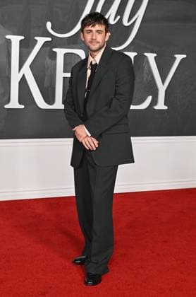 ˜Jay Kelly™ LA Premiere Charlie Rowe arriving to the Los Angeles premiere of Jay Kelly at the Egyptian Theatre on November 11, 2025 in Hollywood, Ca. LISA OConnor AFF-USA.COM Hollywood Egyptian Theatre California USA Copyright: xLISAxOConnor xAFF-USA.COMx