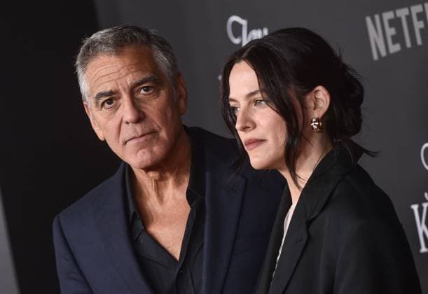 ˜Jay Kelly™ LA Premiere George Clooney and Riley Keough arriving to the Los Angeles premiere of Jay Kelly at the Egyptian Theatre on November 11, 2025 in Hollywood, Ca. LISA OConnor AFF-USA.COM Hollywood Egyptian Theatre California USA Copyright: xLISAxOConnor xAFF-USA.COMx