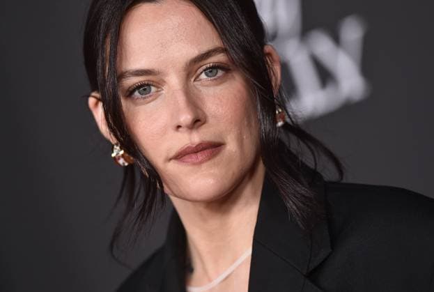 ˜Jay Kelly™ LA Premiere Riley Keough arriving to the Los Angeles premiere of Jay Kelly at the Egyptian Theatre on November 11, 2025 in Hollywood, Ca. LISA OConnor AFF-USA.COM Hollywood Egyptian Theatre California USA Copyright: xLISAxOConnor xAFF-USA.COMx