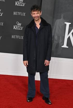 ˜Jay Kelly™ LA Premiere James Frain arriving to the Los Angeles premiere of Jay Kelly at the Egyptian Theatre on November 11, 2025 in Hollywood, Ca. LISA OConnor AFF-USA.COM Hollywood Egyptian Theatre California USA Copyright: xLISAxOConnor xAFF-USA.COMx