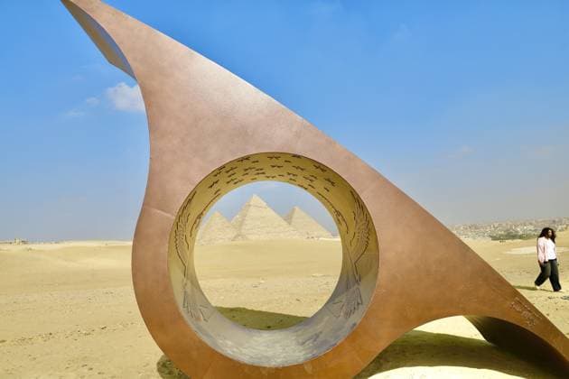Contemporary Art Exhibition in Giza Pyramids GIZA, EGYPT - NOVEMBER 11: A view from the Forever Is Now contemporary art exhibition held near the Pyramids of Giza in Egypt on November 11, 2025. Featuring artists from different countries, the exhibition will continue to welcome visitors until December 6. Fareed Kotb Anadolu Giza Egypt. Editorial use only. Please get in touch for any other usage.  Copyright: x2025xAnadoluxFareedxKotbx