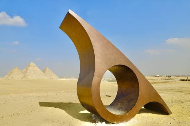 Contemporary Art Exhibition in Giza Pyramids GIZA, EGYPT - NOVEMBER 11: A view from the Forever Is Now contemporary art exhibition held near the Pyramids of Giza in Egypt on November 11, 2025. Featuring artists from different countries, the exhibition will continue to welcome visitors until December 6. Fareed Kotb Anadolu Giza Egypt. Editorial use only. Please get in touch for any other usage.  Copyright: x2025xAnadoluxFareedxKotbx