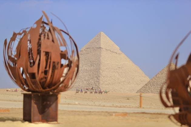 Contemporary Art Exhibition in Giza Pyramids GIZA, EGYPT - NOVEMBER 11: A view from the Forever Is Now contemporary art exhibition held near the Pyramids of Giza in Egypt on November 11, 2025. Featuring artists from different countries, the exhibition will continue to welcome visitors until December 6. Fareed Kotb Anadolu Giza Egypt. Editorial use only. Please get in touch for any other usage.  Copyright: x2025xAnadoluxFareedxKotbx