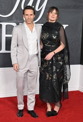 ˜Jay Kelly™ LA Premiere Alessandro Nivola and Emily Mortimer arriving to the Los Angeles premiere of Jay Kelly at the Egyptian Theatre on November 11, 2025 in Hollywood, Ca. LISA OConnor AFF-USA.COM Hollywood Egyptian Theatre California USA Copyright: xLISAxOConnor xAFF-USA.COMx