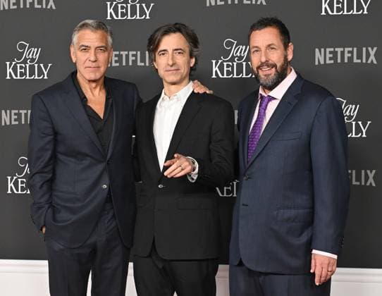 ˜Jay Kelly™ LA Premiere George Clooney, Noah Baumbach and Adam Sandler arriving to the Los Angeles premiere of Jay Kelly at the Egyptian Theatre on November 11, 2025 in Hollywood, Ca. LISA OConnor AFF-USA.COM Hollywood Egyptian Theatre California USA Copyright: xLISAxOConnor xAFF-USA.COMx