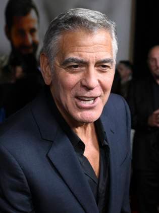 November 11, 2025, Hollywoood, California, USA: American actor, filmmaker, activist, and humanitarian GEORGE CLOONEY attends Los Angeles red carpet premiere of Jay Kelly Hollywoood USA - ZUMAb173 20251111_aap_b173_015 Copyright: xBillyxBennightx