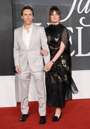 Jay Kelly LA Premiere - Los Angeles, USA LOS ANGELES, USA. November 11, 2025: Alessandro Nivola & Emily Mortimer at the LA premiere for Netflix s Jay Kelly at the Egyptian Theatre. Los Angeles CA USA  Copyright: xPaulxSmith Featureflashx