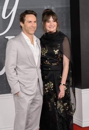 Jay Kelly LA Premiere - Los Angeles, USA LOS ANGELES, USA. November 11, 2025: Alessandro Nivola & Emily Mortimer at the LA premiere for Netflix s Jay Kelly at the Egyptian Theatre. Los Angeles CA USA  Copyright: xPaulxSmith Featureflashx