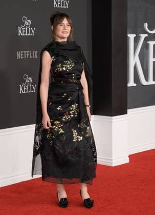 Jay Kelly LA Premiere - Los Angeles, USA LOS ANGELES, USA. November 11, 2025: Emily Mortimer at the LA premiere for Netflix s Jay Kelly at the Egyptian Theatre. Los Angeles CA USA  Copyright: xPaulxSmith Featureflashx