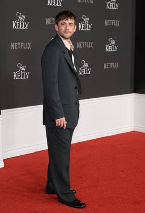 Jay Kelly LA Premiere - Los Angeles, USA LOS ANGELES, USA. November 11, 2025: Charlie Rowe at the LA premiere for Netflix s Jay Kelly at the Egyptian Theatre. Los Angeles CA USA  Copyright: xPaulxSmith Featureflashx