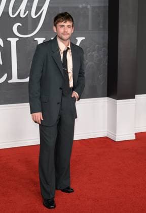 Jay Kelly LA Premiere - Los Angeles, USA LOS ANGELES, USA. November 11, 2025: Charlie Rowe at the LA premiere for Netflix s Jay Kelly at the Egyptian Theatre. Los Angeles CA USA  Copyright: xPaulxSmith Featureflashx