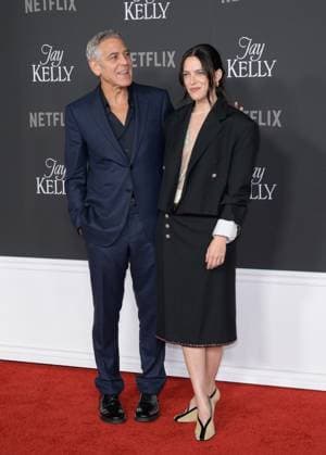 Jay Kelly LA Premiere - Los Angeles, USA LOS ANGELES, USA. November 11, 2025: George Clooney & Riley Keough at the LA premiere for Netflix s Jay Kelly at the Egyptian Theatre. Los Angeles CA USA  Copyright: xPaulxSmith Featureflashx