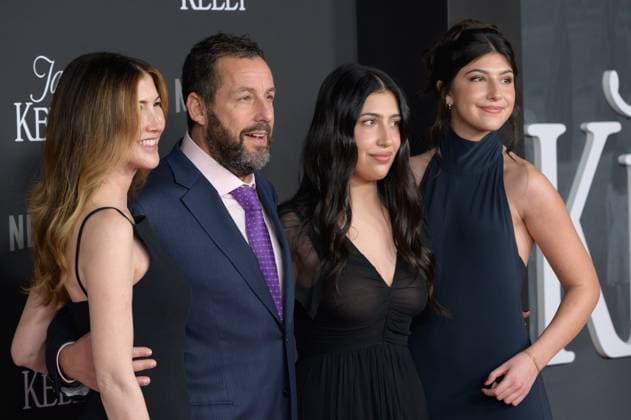 Jay Kelly LA Premiere - Los Angeles, USA LOS ANGELES, USA. November 11, 2025: Jackie Sandler, Adam Sandler, Sadie Sandler & Sunny Sandler at the LA premiere for Netflix s Jay Kelly at the Egyptian Theatre. Los Angeles CA USA  Copyright: xPaulxSmith Featureflashx