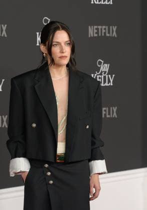 Jay Kelly LA Premiere - Los Angeles, USA LOS ANGELES, USA. November 11, 2025: Riley Keough at the LA premiere for Netflix s Jay Kelly at the Egyptian Theatre. Los Angeles CA USA  Copyright: xPaulxSmith Featureflashx