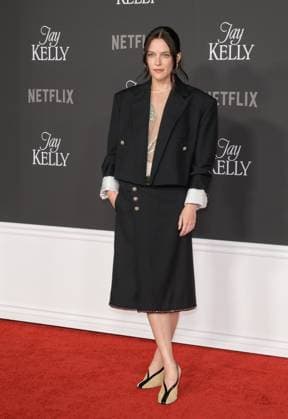 Jay Kelly LA Premiere - Los Angeles, USA LOS ANGELES, USA. November 11, 2025: Riley Keough at the LA premiere for Netflix s Jay Kelly at the Egyptian Theatre. Los Angeles CA USA  Copyright: xPaulxSmith Featureflashx