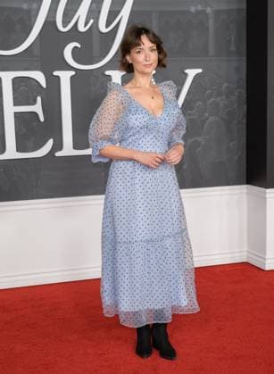 Jay Kelly LA Premiere - Los Angeles, USA LOS ANGELES, USA. November 11, 2025: Milana Vayntrub at the LA premiere for Netflix s Jay Kelly at the Egyptian Theatre. Los Angeles CA USA  Copyright: xPaulxSmith Featureflashx