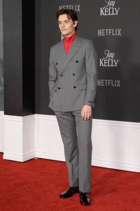Jay Kelly LA Premiere - Los Angeles, USA LOS ANGELES, USA. November 11, 2025: Louis Partridge at the LA premiere for Netflix s Jay Kelly at the Egyptian Theatre. Los Angeles CA USA  Copyright: xPaulxSmith Featureflashx
