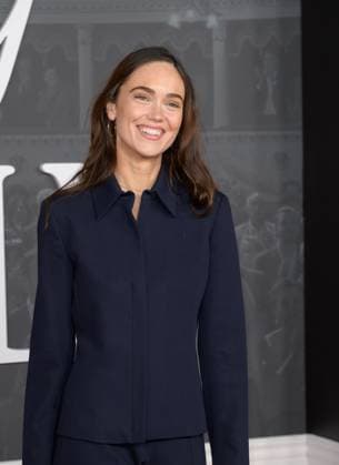 Jay Kelly LA Premiere - Los Angeles, USA LOS ANGELES, USA. November 11, 2025: Maeve Whalen at the LA premiere for Netflix s Jay Kelly at the Egyptian Theatre. Los Angeles CA USA  Copyright: xPaulxSmith Featureflashx