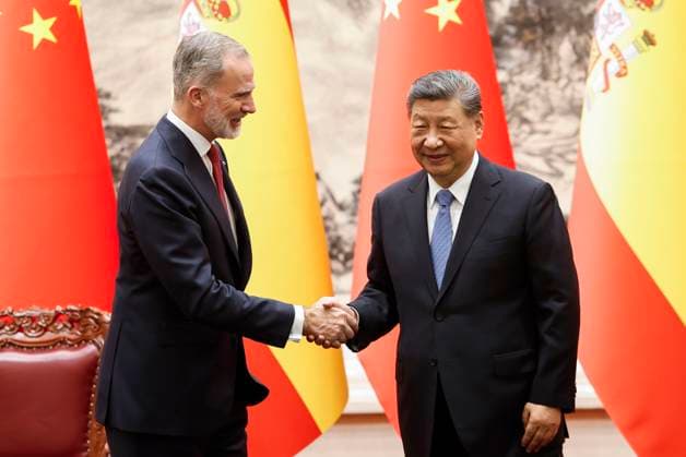 12-11-2025 China King Felipe VI with President Xi Jinping during the statevisit in Beijing, China. Â  Copyright: xPPEx