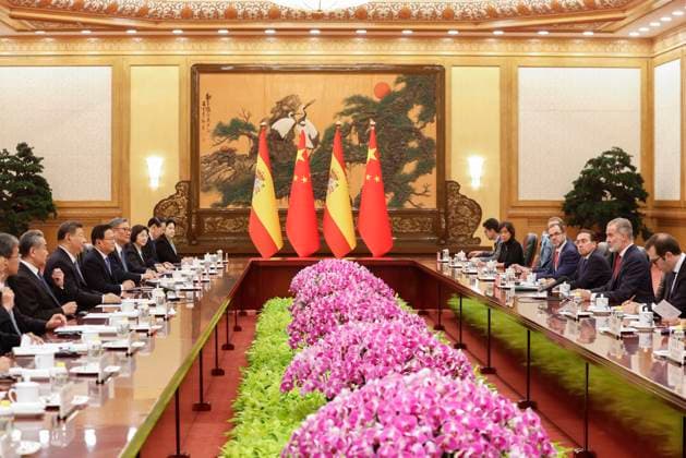 12-11-2025 China King Felipe VI with President Xi Jinping during the statevisit in Beijing, China. Â  Copyright: xPPEx