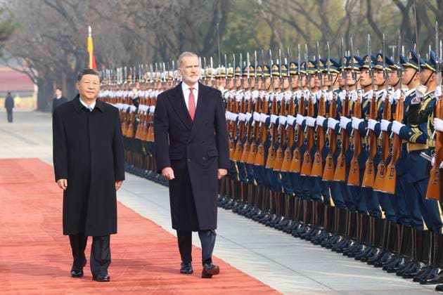 12-11-2025 China King Felipe VI with President Xi Jinping during the statevisit in Beijing, China. Â  Copyright: xPPEx