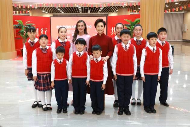 12-11-2025 Queen Letizia with Peng Liyuan during the statevisit in Beijing, China. Â  Copyright: xPPEx
