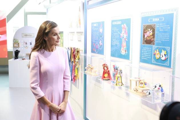 12-11-2025 Queen Letizia with Peng Liyuan during the statevisit in Beijing, China. Â  Copyright: xPPEx