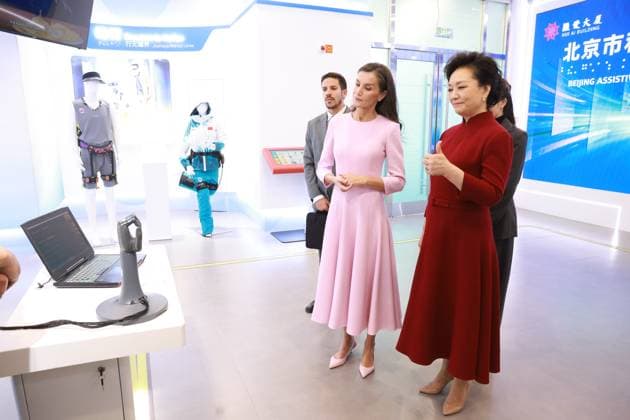 12-11-2025 Queen Letizia with Peng Liyuan during the statevisit in Beijing, China. Â  Copyright: xPPEx