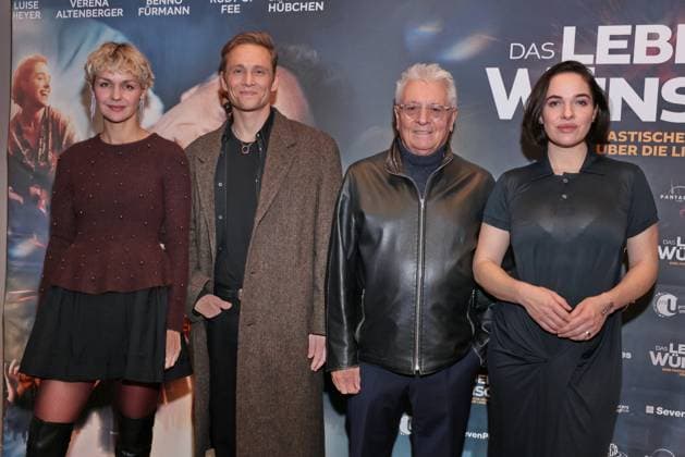 11 11 2025, Luise Heyer, Matthias Schweighoefer, Henry Hübchen, Verena Altenberger at the premiere of Das Leben Der Wünsche, UCI East Side Gallery, Berlin, Berlin