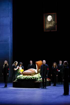 RUSSIA, MOSCOW - NOVEMBER 12, 2025: A farewell ceremony for the late actor Vladimir Simonov at Vakhtangov Theatre. Vladimir Simonov passed away on 8 November 2025 at the age of 68 Moscow Russia  - ZUMAt113 20251112_zaa_t113_098 Copyright: xYuliaxMorozovax