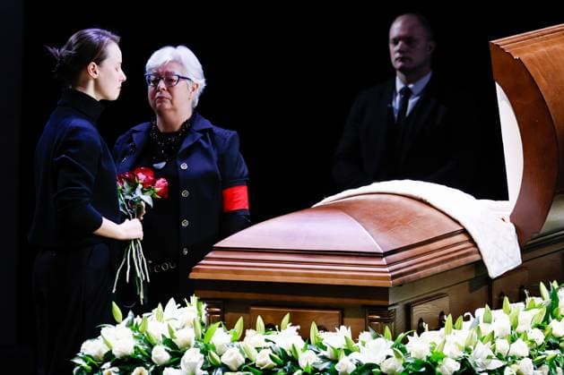 RUSSIA, MOSCOW - NOVEMBER 12, 2025: A farewell ceremony for the late actor Vladimir Simonov at Vakhtangov Theatre. Vladimir Simonov passed away on 8 November 2025 at the age of 68 Moscow Russia  - ZUMAt113 20251112_zaa_t113_099 Copyright: xYuliaxMorozovax