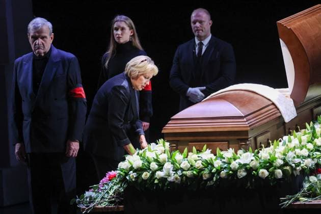12.11.2025. Russia. Moscow. At the farewell ceremony with People s Artist of Russia Vladimir Simonov at the Evgeny Vakhtangov Theater. Alexey Belkin NEWS.ru BelkinxAlexey
