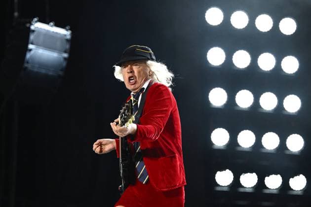 ACDC TOUR MELBOURNE, Angus Young during a performance by Australian rock band AC DC at the MCG, in Melbourne, Wednesday, November 12, 2025. ( NO ARCHIVING MELBOURNE VICTORIA AUSTRALIA  Copyright: xJOELxCARRETTx 20251112180104876294