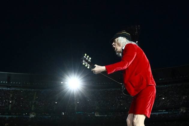 ACDC TOUR MELBOURNE, Angus Young during a performance by Australian rock band AC DC at the MCG, in Melbourne, Wednesday, November 12, 2025. ( NO ARCHIVING MELBOURNE VICTORIA AUSTRALIA  Copyright: xJOELxCARRETTx 20251112153482373190