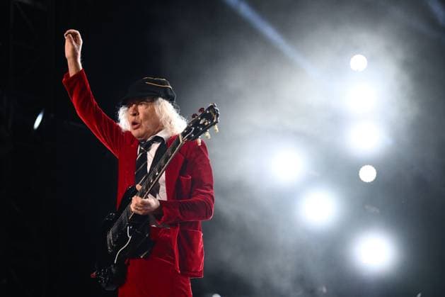 ACDC TOUR MELBOURNE, Angus Young during a performance by Australian rock band AC DC at the MCG, in Melbourne, Wednesday, November 12, 2025. ( NO ARCHIVING MELBOURNE VICTORIA AUSTRALIA  Copyright: xJOELxCARRETTx 20251112172299527127