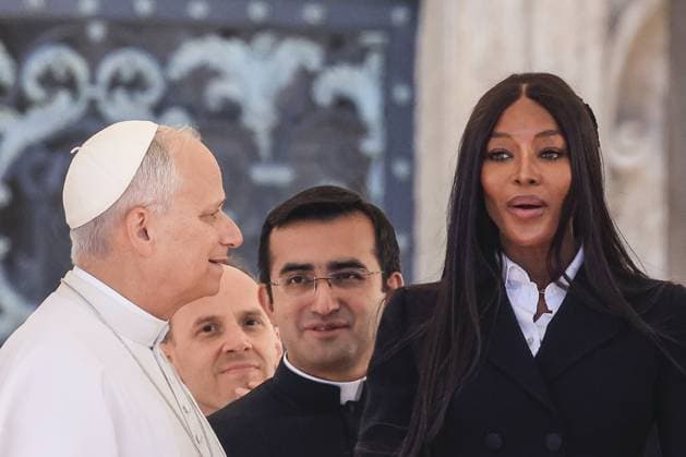 British actress and top model Naomi Campbell in Vatican VATICAN CITY, VATICAN - NOVEMBER 12: British actress and top model Naomi Campbell (R) greets Pope Leo XIV (L) at the end of his audience in St Peter s Square at the Vatican, Vatican City on November 12, 2025. Riccardo De Luca Anadolu Vatican City Vatican. Editorial use only. Please get in touch for any other usage.  Copyright: x2025xAnadoluxRiccardoxDexLucax