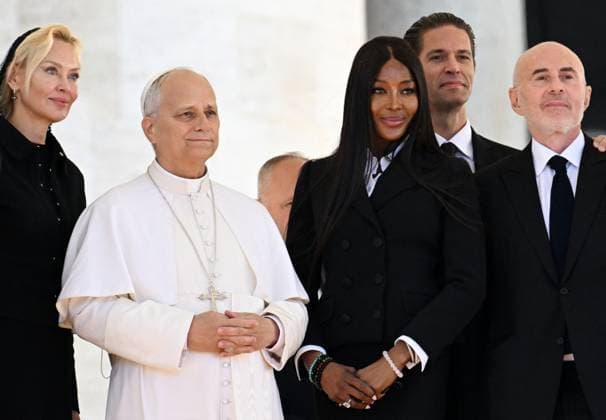 Naomi Campbell Meets Pope Leo XIV - Vatican British supermodel and actress Naomi Campbell attends Pope Leo XIV weekly general audience at St. Peter square in the Vatican on November 12, 2025. She greeted the pope and offered him a book: ‘La Via delle Spezie’. Photo by Eric Vandeville ABACAPRESS.COM Rome Vatican (or Holy See)  Copyright: xVandevillexEric ABACAx