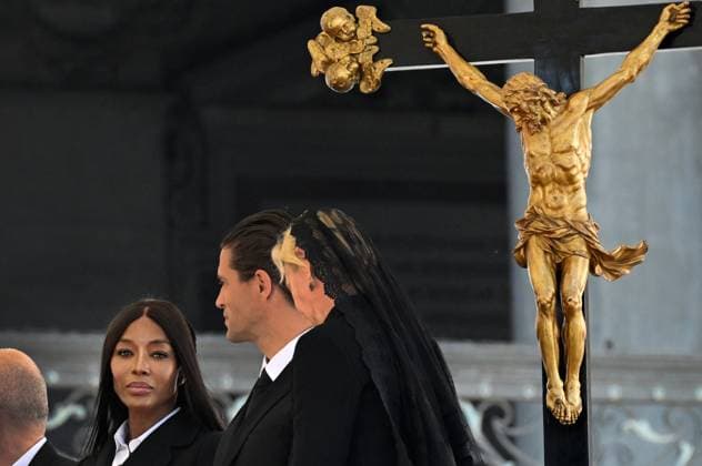 Naomi Campbell Meets Pope Leo XIV - Vatican British supermodel and actress Naomi Campbell attends Pope Leo XIV weekly general audience at St. Peter square in the Vatican on November 12, 2025. She greeted the pope and offered him a book: ‘La Via delle Spezie’. Photo by Eric Vandeville ABACAPRESS.COM Rome Vatican (or Holy See)  Copyright: xVandevillexEric ABACAx